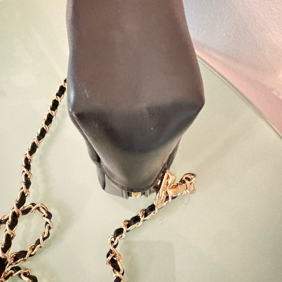 YSL YVES SAINT LAURENT Black Beaute Cosmetic Pouch with Studded Gold Accents New - Picture 14 of 15